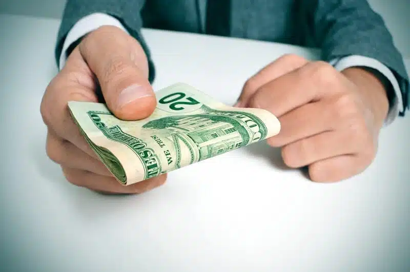 How Much to Tip Movers in 2025? Moving Feedback