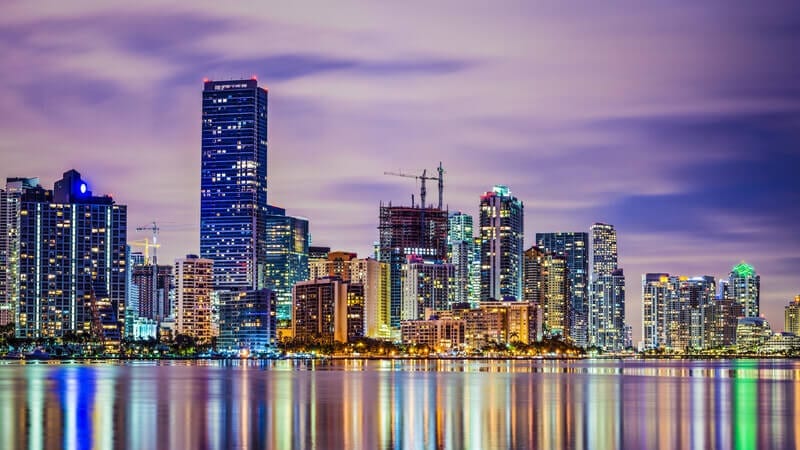 Moving to Florida: Complete Moving Guide 2023