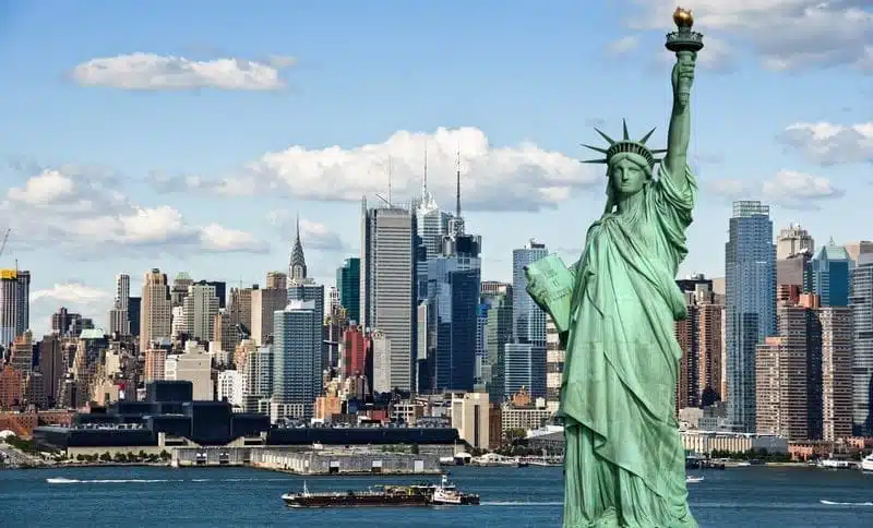 Moving to New York City: Complete Moving Guide 2024