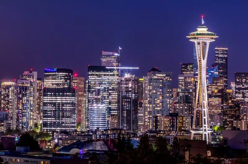 Moving to Seattle: Complete Moving Guide 2023
