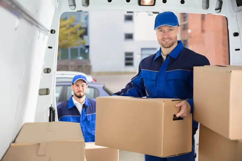 The Great Debate: Long-Distance Professional Movers vs. DIY Moving